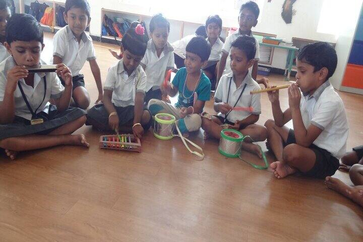Wisdom Wealth International School-Music Band