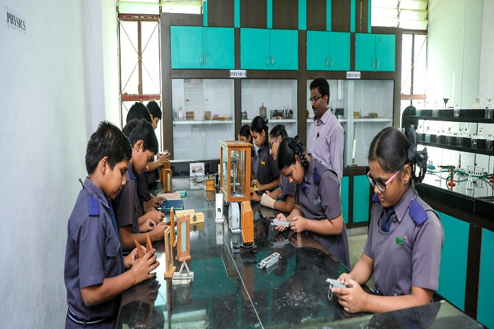 Sri Sai Public School-Laboratory