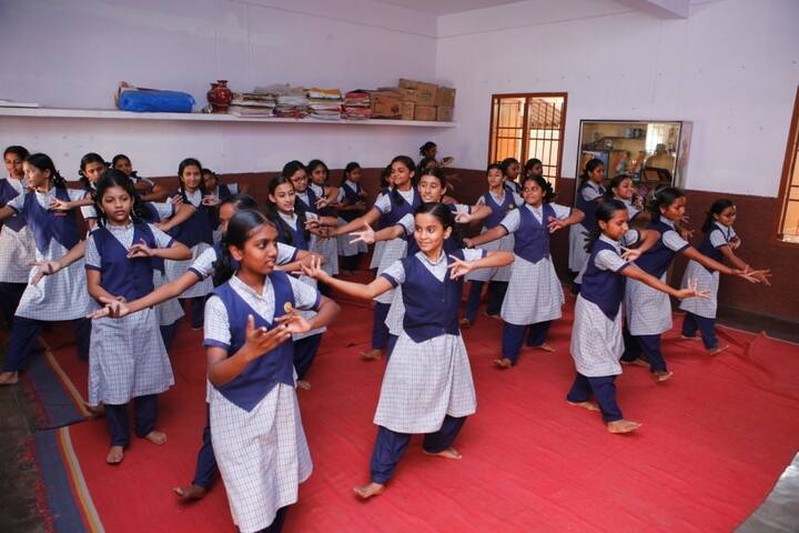 St Theresa High School-Dance