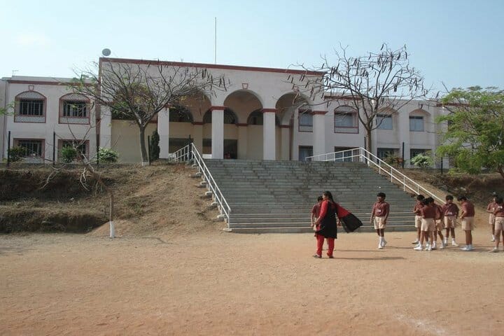 Ramadevi Public School-Picnic