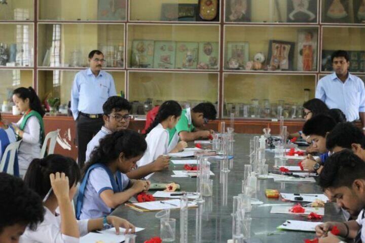 Holy Cross School-Biology Lab