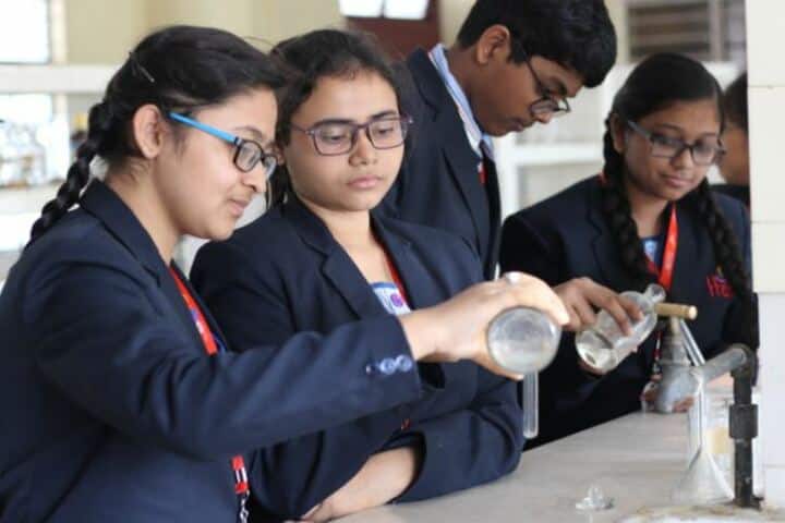 Holy Cross School-Chemsitry Lab