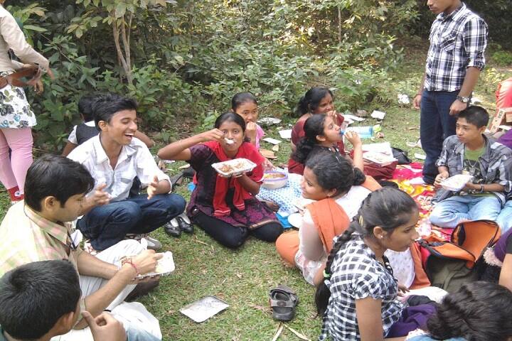 Holy Cross Convent School-Picnic