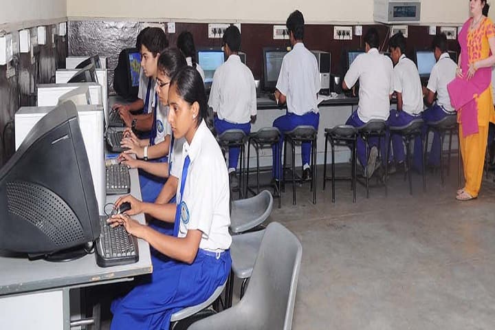 Ingraham Institute English School-Computer Lab