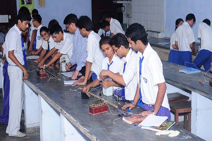 Ingraham Institute English School-Physics Lab