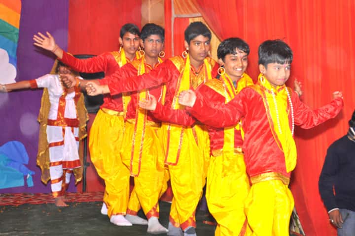 Campus School-Dance Competition