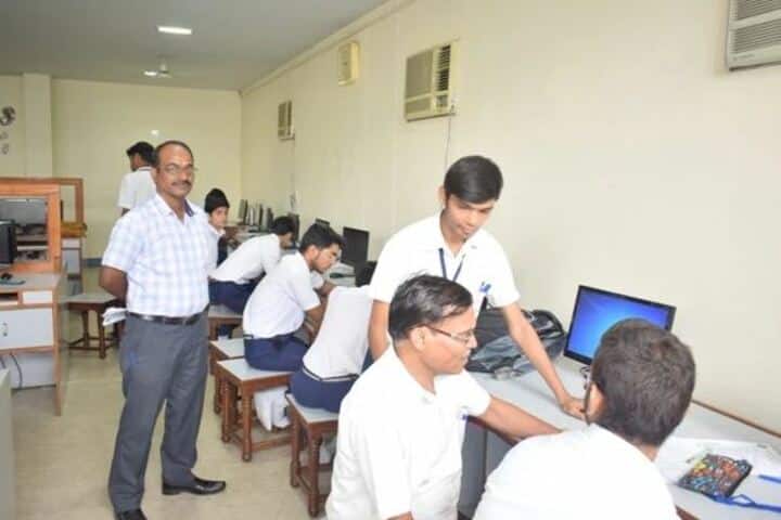 Methodist High School-Computer Lab
