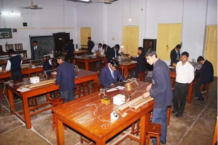 St Aloysius High School-Physics Lab