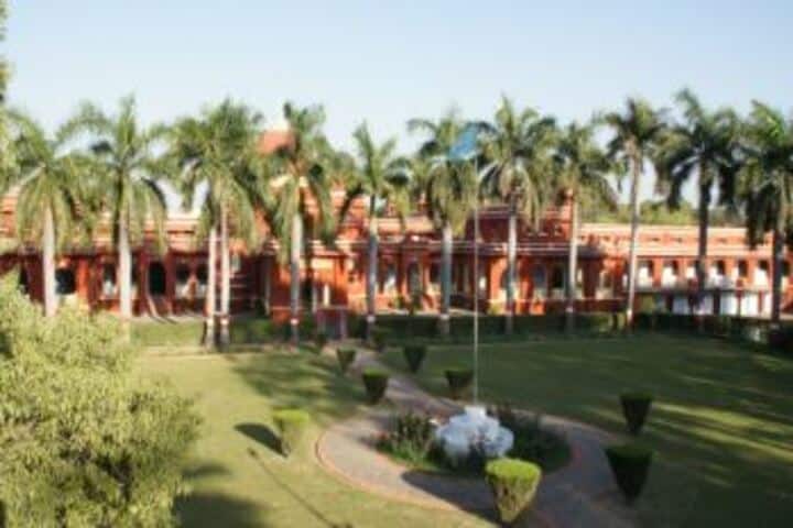 Colvin Taluqdars College-Campus