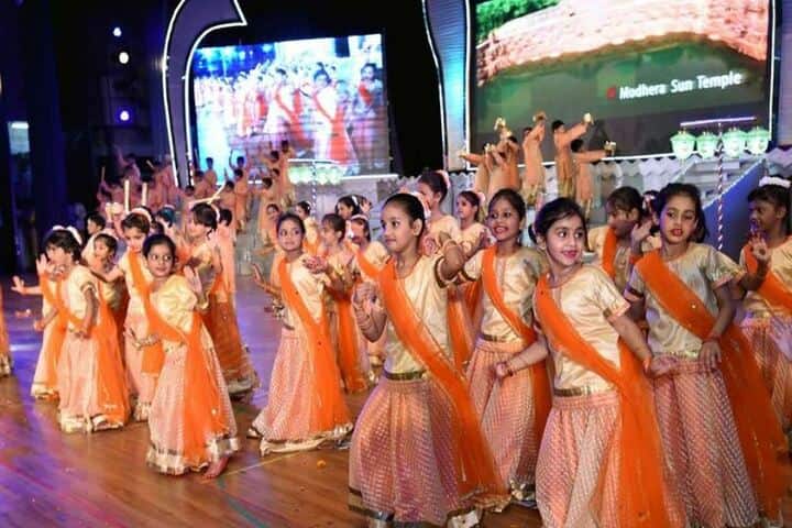 City Montessori Inter College-Dance