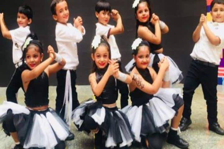 City Montessori Inter College-Dance