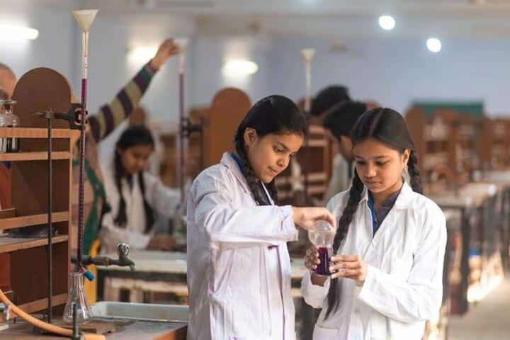 United Public School-Chemistry Lab