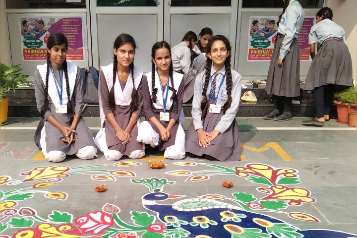 Vaibhav Academy - Rangoli Activity