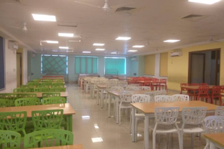 The Shriram Millennium School-Cafeteria