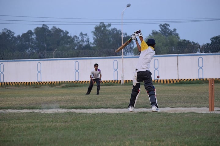 R V S International School-Sports cricket