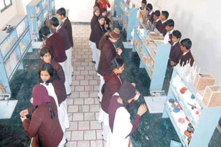 Blooming Buds Co Ed School - Chemistry Lab
