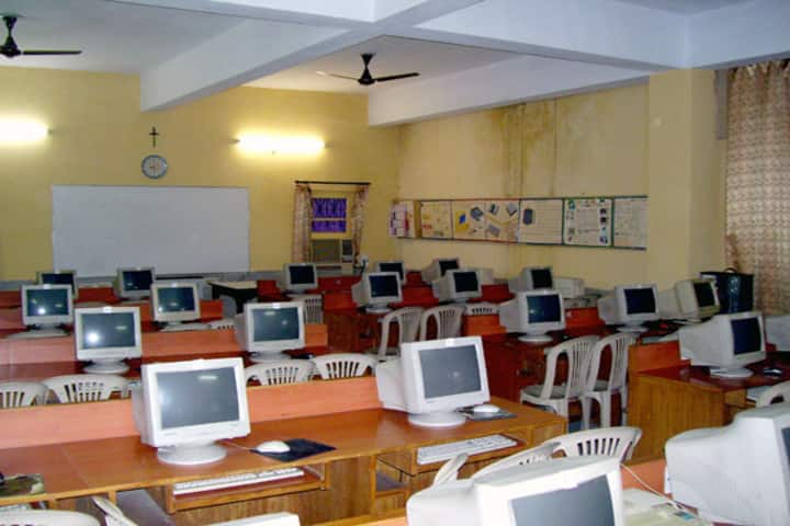 Convent of Jesus and Mary High School - Computer Lab