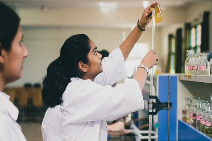 Hopetown Girls School - Chemistry Lab