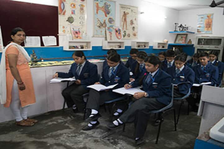 New Doon Blossoms School-Biology Lab