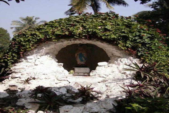 Auxilium Convent School-Garden