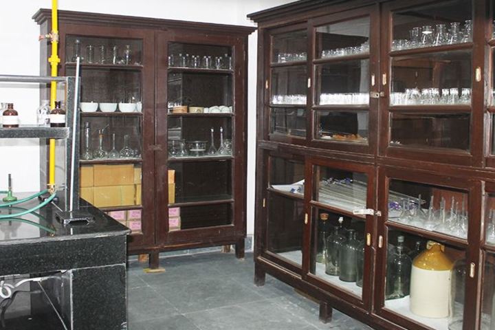 Calcutta Boys School-Chemistry Lab