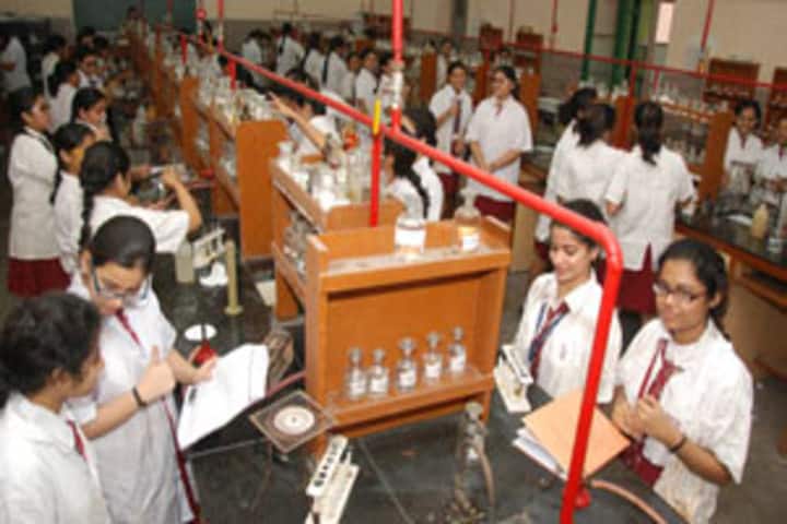 Calcutta Girls High School-Chemistry Lab