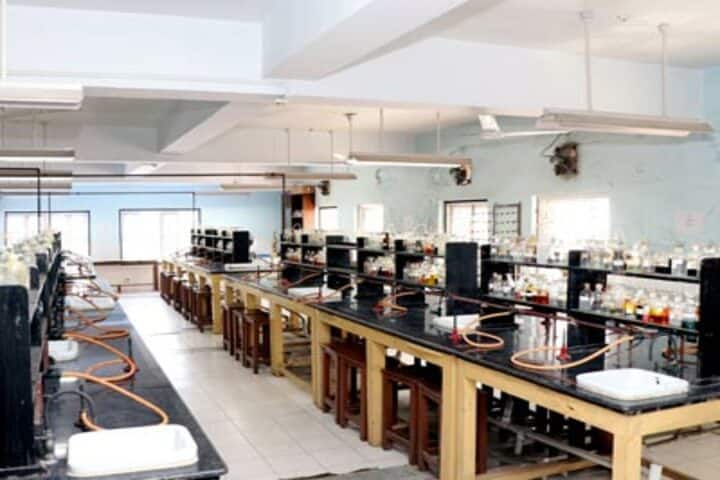 La Martiniere For Girls-Chemistry Lab