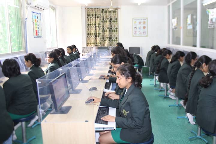 Pratt Memorial School-Computer Lab