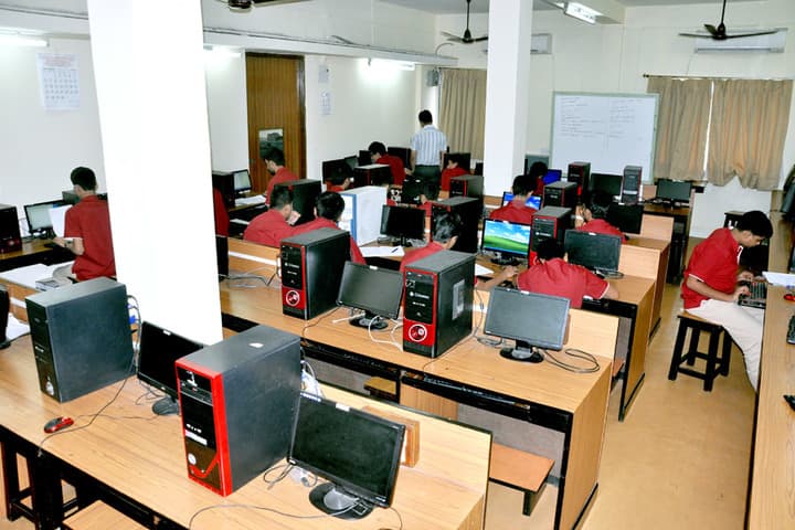 Saifee Golden Jubliee English Public School-Computer Lab