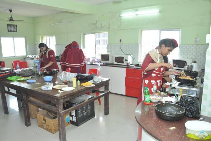 Saifee Golden Jubliee English Public School-Home Science Room