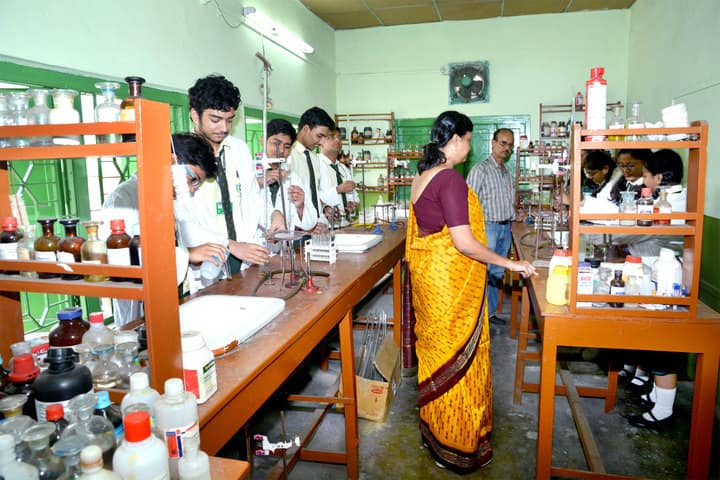 South End Centre School English Medium School-Chemistry Lab