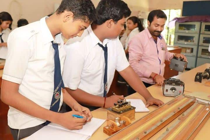 Holy Rock School-Physics Lab