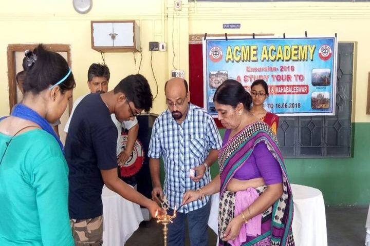 Acme Academy-Lighting Lamp