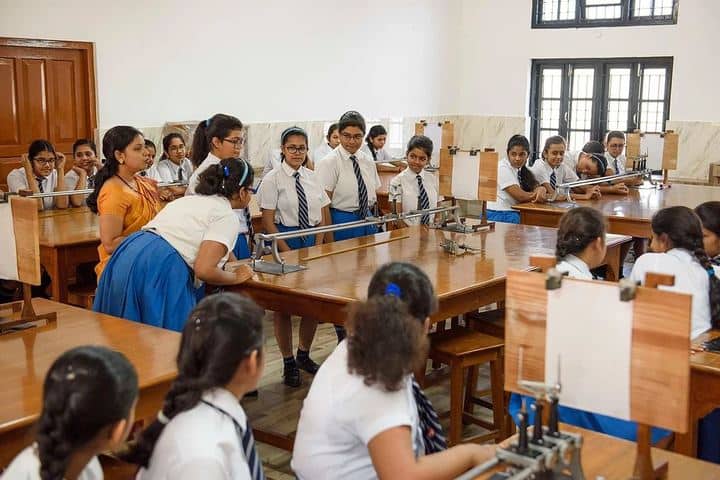 Nirmala Convent School-Physics Lab