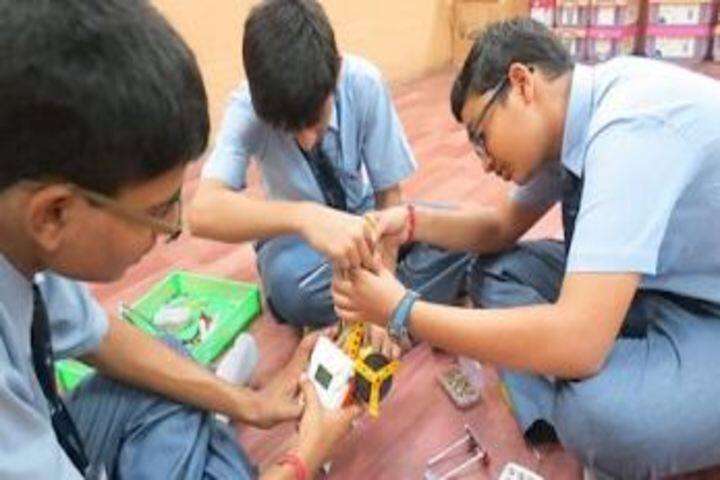 M C Kejriwal Vidyapeeth-Robots Lab