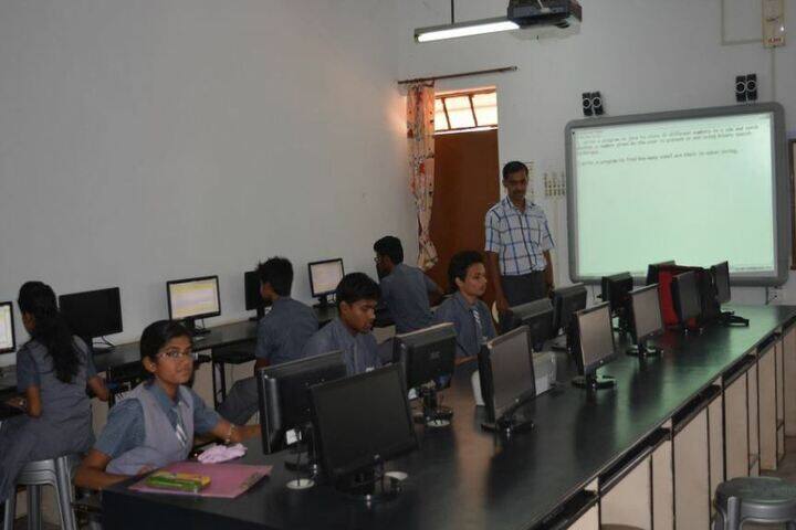 St Xavier School-Computer Lab
