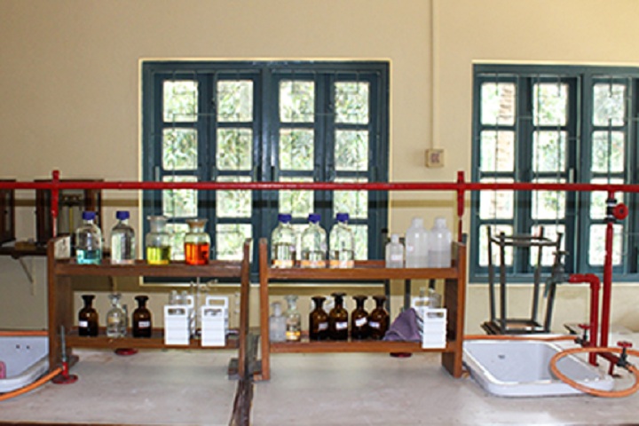 Convent Of Jesus And Mary-Chemistry-Lab