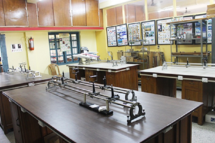 Convent Of Jesus And Mary-Physics-Lab