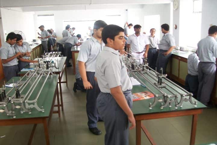 Garden High School-Physics Lab