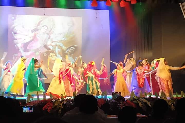 Abbot Shishu Hall-Group dances