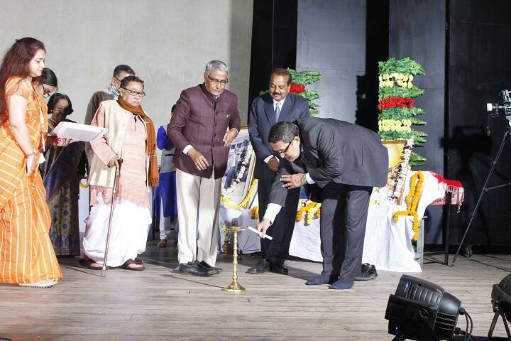 Burdwan Holy Child School-Lighting the lamp