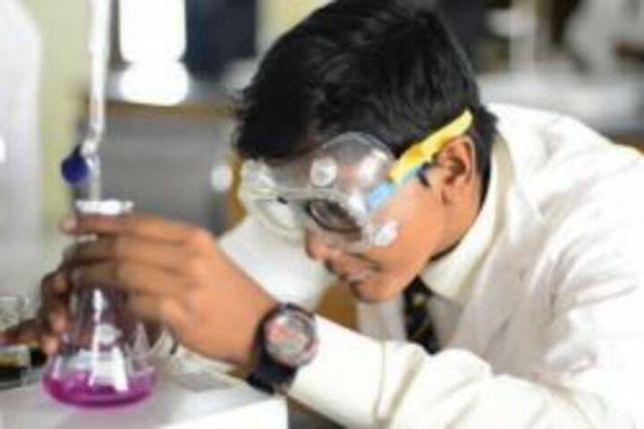 G E M S Akademia International School-Chemistry Lab