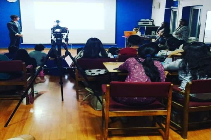 Mahatma Gandhi International School-Smart class room