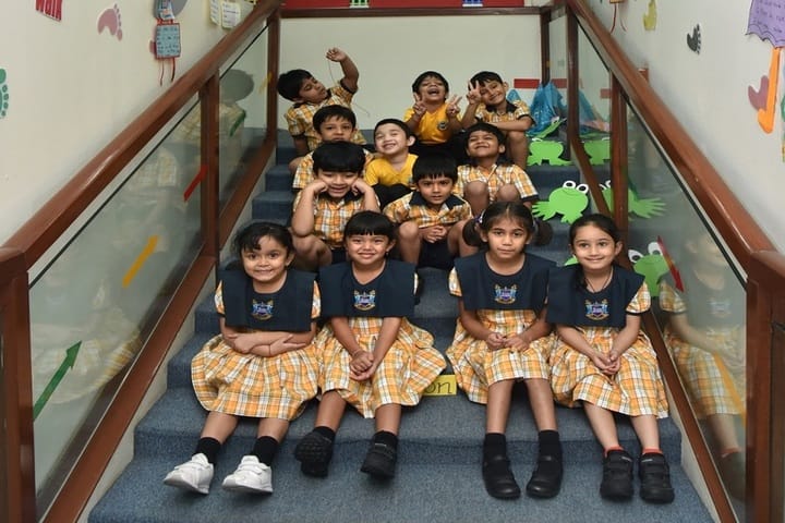 Ecole Mondiale World School - Students