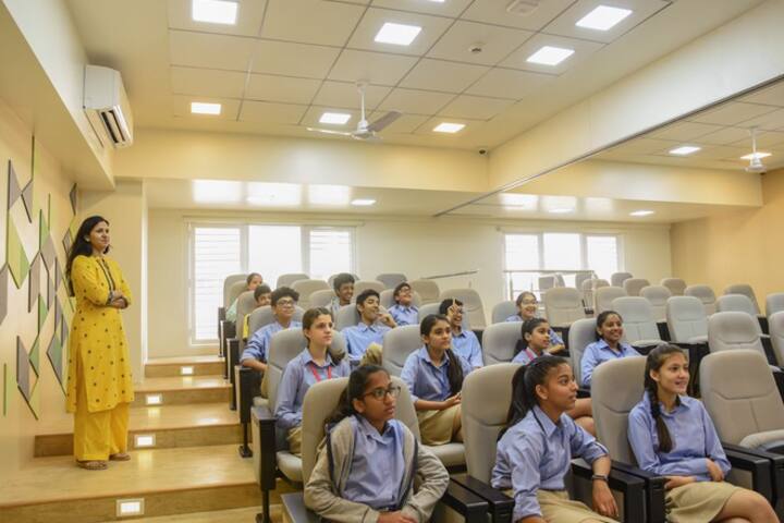 JBCN International School-Conference
