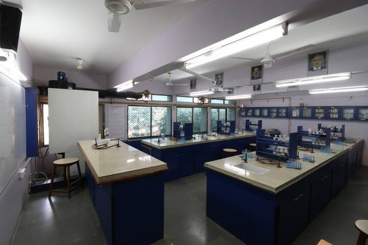 JG International School-Physics Lab
