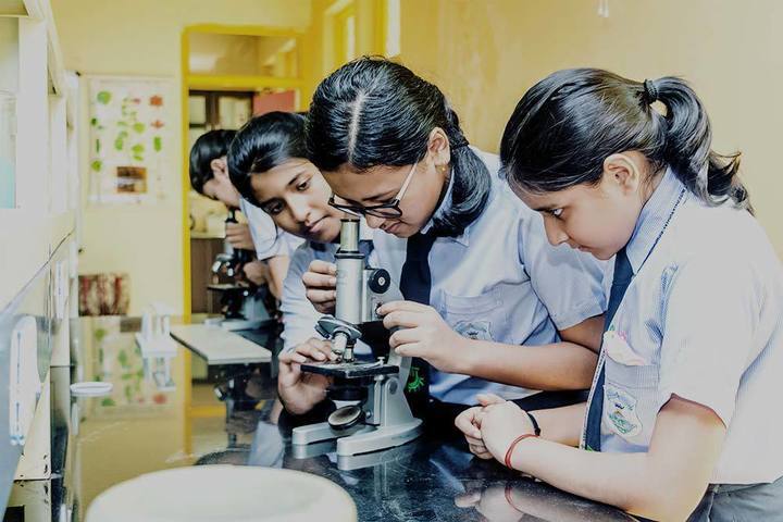 KiiT International School-Science Lab
