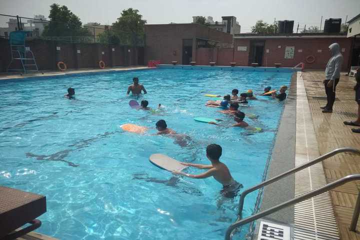 Amity Global School-Swimming Pool