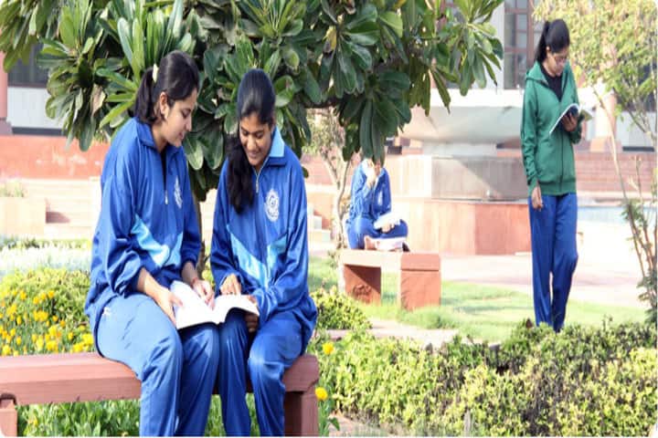 Mody School-Lets study
