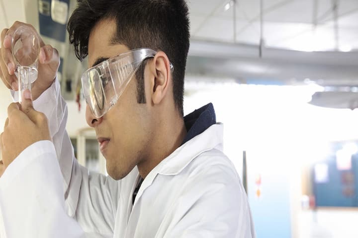 Oberoi International School-Chemistry Lab